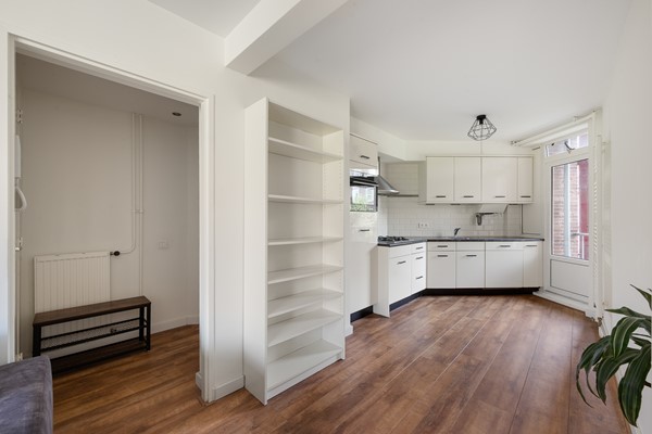 Medium property photo - Vincent van Goghstraat 198, 1072 DA Amsterdam